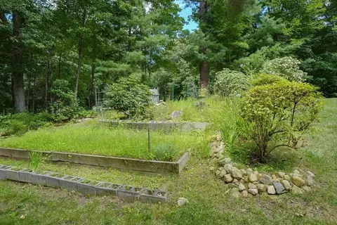 Exterior - 7 Daniels Rd, Mendon, MA 01756 photo 11 of 14