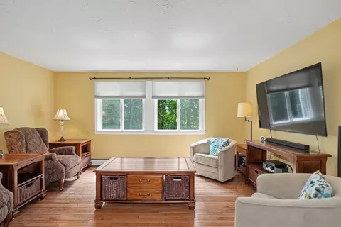 Living - 7 Daniels Rd, Mendon, MA 01756 photo 5 of 7