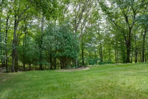 Exterior - 7 Daniels Rd, Mendon, MA 01756 photo 5 of 14