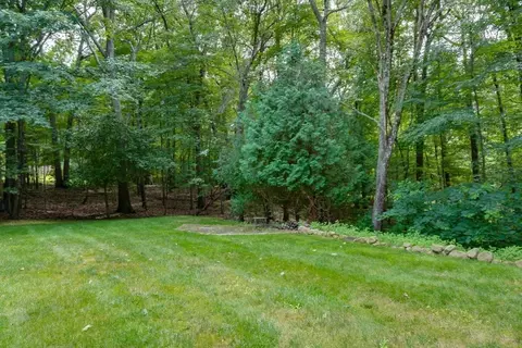 Exterior - 7 Daniels Rd, Mendon, MA 01756 photo 7 of 14