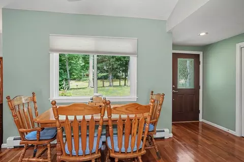 Dining - 7 Daniels Rd, Mendon, MA 01756 photo 2 of 4