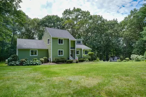 Exterior - 7 Daniels Rd, Mendon, MA 01756 photo 13 of 14