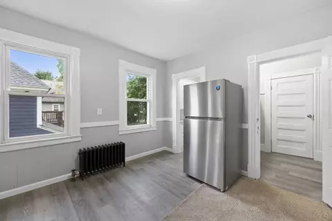 Entry Way - 68-70 Cambridge St, Springfield, MA 01109 photo 4 of 6