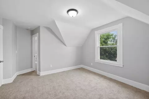 Bedroom - 68-70 Cambridge St, Springfield, MA 01109 photo 4 of 7