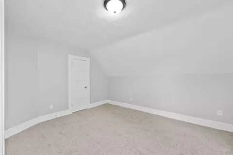 Bedroom - 68-70 Cambridge St, Springfield, MA 01109 photo 5 of 7
