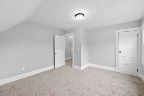 Bedroom - 68-70 Cambridge St, Springfield, MA 01109 photo 3 of 7