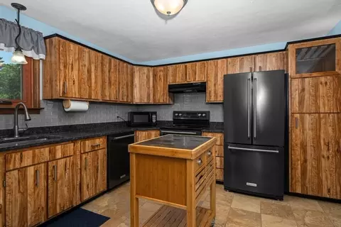 33 Scenic Ave, Webster, MA 01570 photo 6