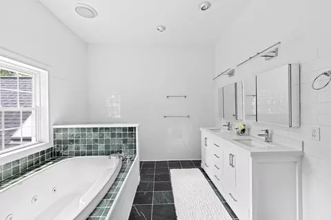 Bath - 105 East St, Hingham, MA 02043 photo 2 of 3