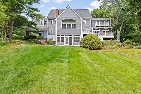 Exterior - 105 East St, Hingham, MA 02043 photo 4 of 11