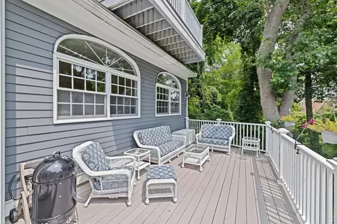Exterior - 105 East St, Hingham, MA 02043 photo 8 of 11