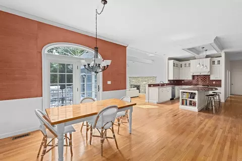 Dining - 105 East St, Hingham, MA 02043 photo 2 of 3