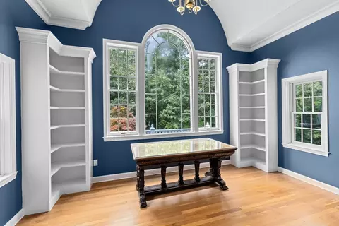 Living - 105 East St, Hingham, MA 02043 photo 4 of 7