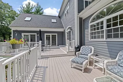 Exterior - 105 East St, Hingham, MA 02043 photo 6 of 11