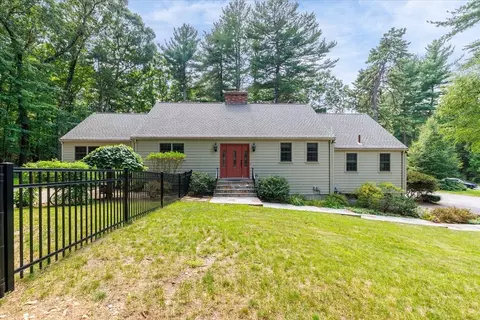 33 Pine Arden Dr, West Boylston, MA 01583