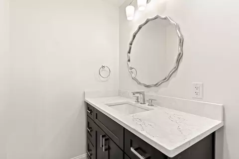 Bath - 45 Beach Rd, Gloucester, MA 01930 photo 5 of 7