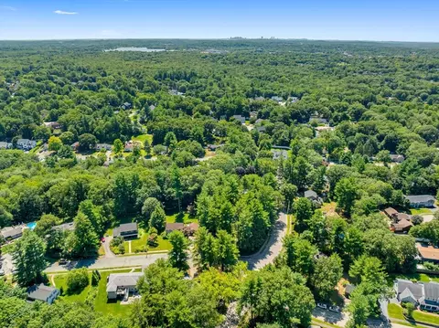 View/Area - 71 Colonial Dr, Reading, MA 01867 photo 2 of 3