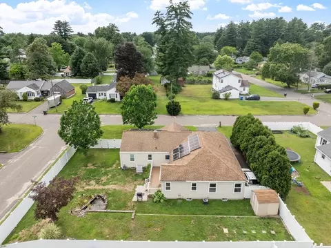 View/Area - 15 Pinebrook Dr, Springfield, MA 01129 photo 1 of 3
