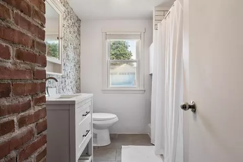 Bath - 15 Pinebrook Dr, Springfield, MA 01129 photo 1 of 1