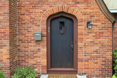 Entry Way - 66 Rencelau St, Springfield, MA 01118 photo 1 of 4