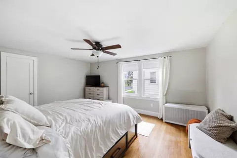 Bedroom - 66 Rencelau St, Springfield, MA 01118 photo 2 of 10