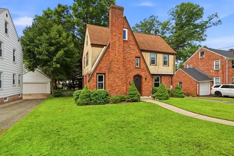 Exterior - 66 Rencelau St, Springfield, MA 01118 photo 2 of 7
