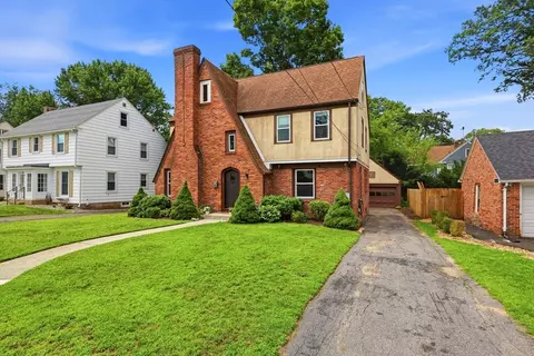 Exterior - 66 Rencelau St, Springfield, MA 01118 photo 3 of 7