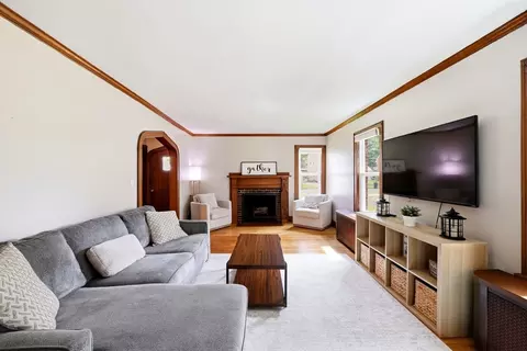 Living - 66 Rencelau St, Springfield, MA 01118 photo 5 of 7