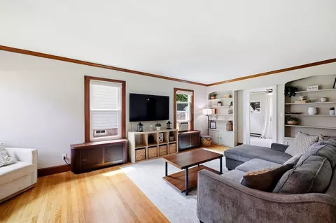 Living - 66 Rencelau St, Springfield, MA 01118 photo 1 of 7