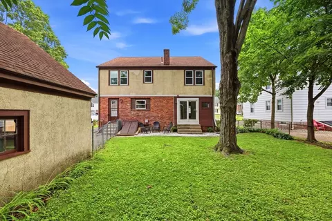 Exterior - 66 Rencelau St, Springfield, MA 01118 photo 5 of 7