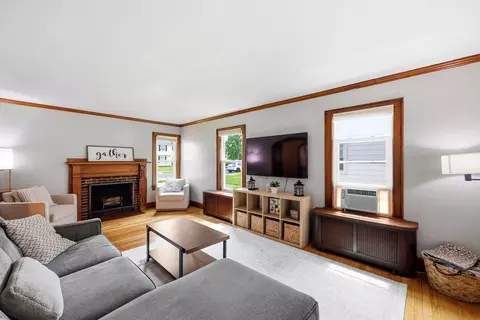 Living - 66 Rencelau St, Springfield, MA 01118 photo 7 of 7