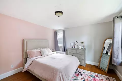 Bedroom - 66 Rencelau St, Springfield, MA 01118 photo 7 of 10
