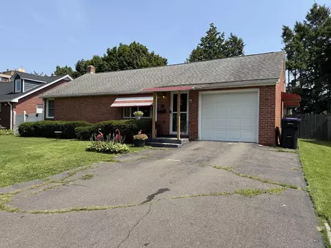 608 Pleasant St, Holyoke, MA 01040