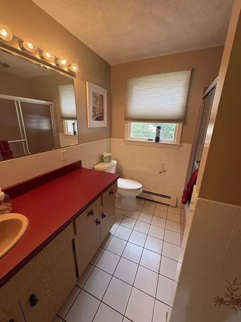 Bath - 4 Crest Rd, Framingham, MA 01702 photo 1 of 3