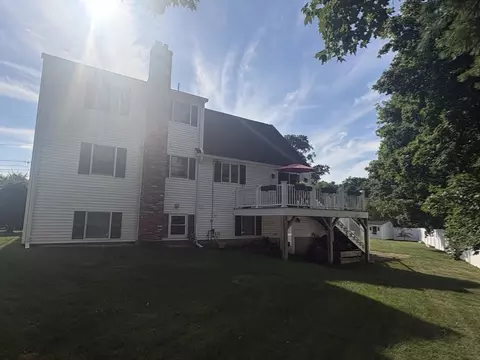 Exterior - 4 Crest Rd, Framingham, MA 01702 photo 4 of 6