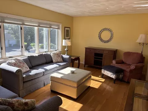 Living - 4 Crest Rd, Framingham, MA 01702 photo 1 of 5