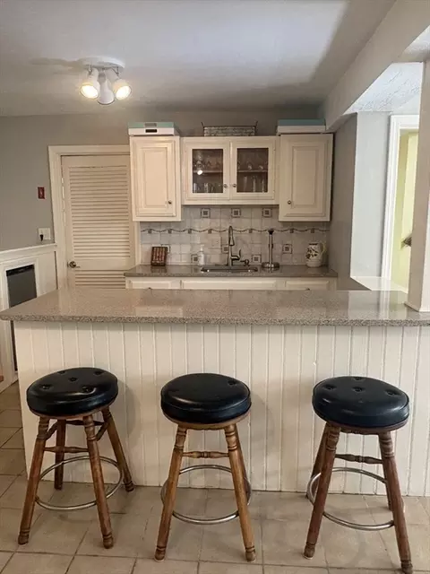 Kitchen - 4 Crest Rd, Framingham, MA 01702 photo 3 of 3