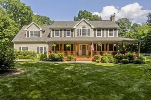338 Bennett Rd, Hampden, MA 01036