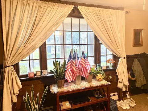 Entry Way - 92 Walnut St, Clinton, MA 01510 photo 1 of 1