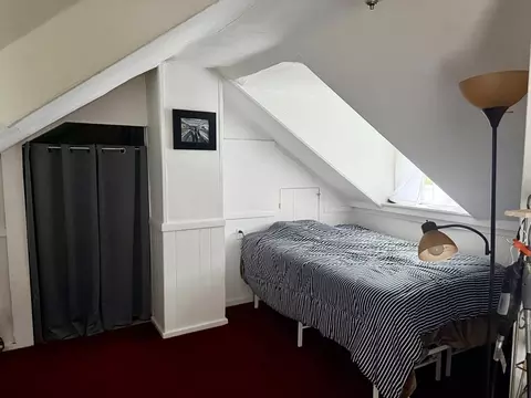 Bedroom - 92 Walnut St, Clinton, MA 01510 photo 5 of 6