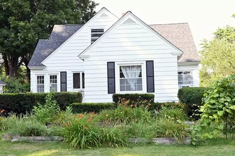 Exterior - 134 Church St, Ware, MA 01082 photo 2 of 3
