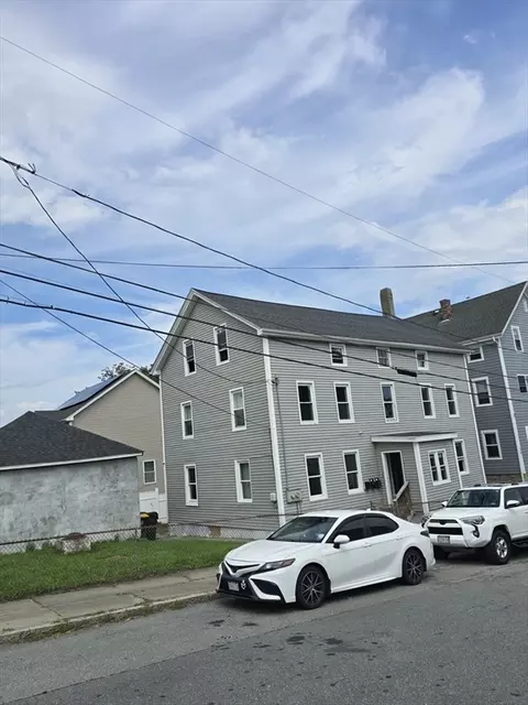 Exterior - 292 Tecumseh St, Fall River, MA 02721 photo 2 of 4