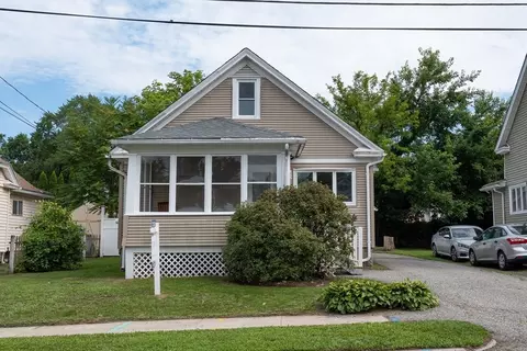 Exterior - 17 Bushwick Pl, Springfield, MA 01109 photo 1 of 10