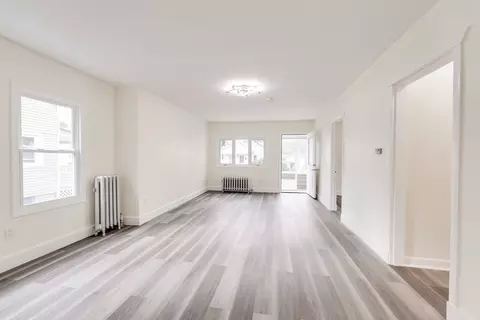 Living - 17 Bushwick Pl, Springfield, MA 01109 photo 4 of 6