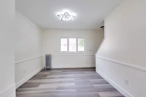 Living - 17 Bushwick Pl, Springfield, MA 01109 photo 5 of 6