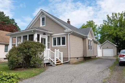 Exterior - 17 Bushwick Pl, Springfield, MA 01109 photo 3 of 10