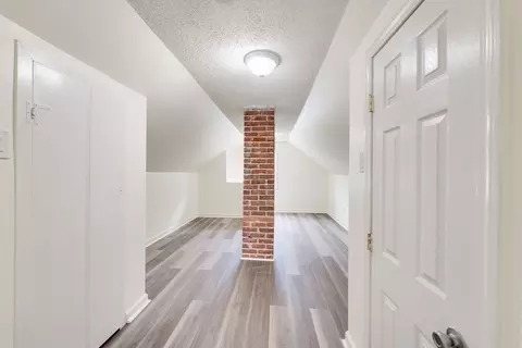 Entry Way - 17 Bushwick Pl, Springfield, MA 01109 photo 2 of 2