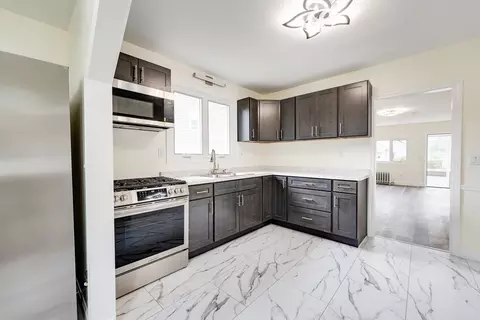 Kitchen - 17 Bushwick Pl, Springfield, MA 01109 photo 2 of 3