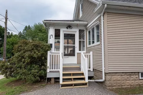 Exterior - 17 Bushwick Pl, Springfield, MA 01109 photo 6 of 10