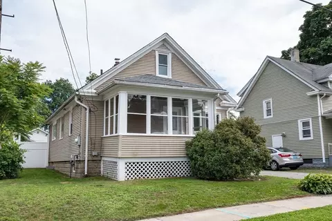 Exterior - 17 Bushwick Pl, Springfield, MA 01109 photo 2 of 10