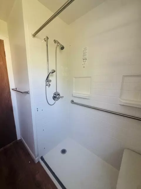Bath - 47 Redden Rd, Springfield, MA 01119 photo 3 of 3